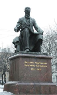 Памятник Н.А. Римскому-Корсакову возле СПб консерватории